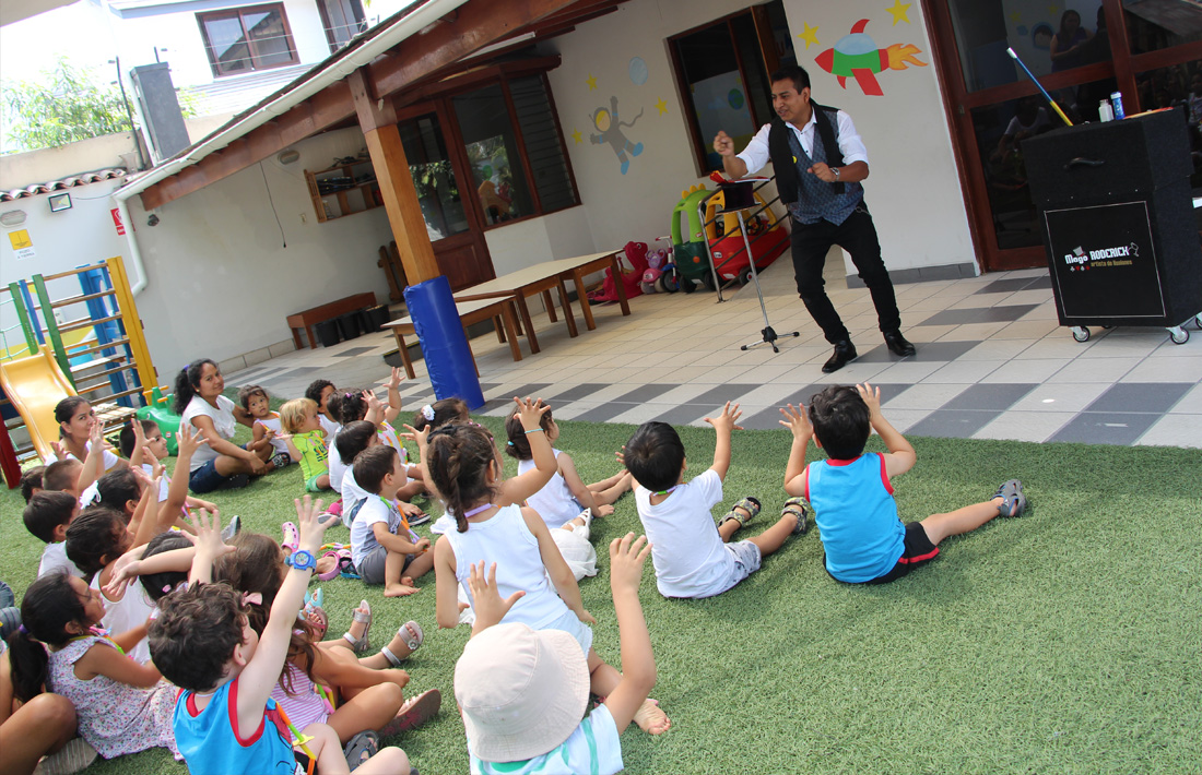 Show de Malabares Profesionales y Asombrosos Show de Malabares Profesionales y Asombrosos